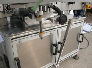 Étiqueteuse automatique de bouteilles rondes pour colle non sèche, caisse en bois / étiqueteuse d'emballage d'exportation pour CE