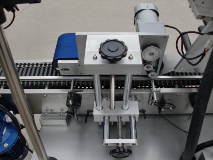 Machine adhésive d'étiquette de petites boîtes rondes à grande vitesse, machine d'autocollant d'étiquette de bouteille noire d'oeil pour des cosmétiques