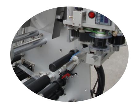 Petite étiqueteuse de bouteille 10ml avec l'autocollant d'étiquette de double couche de certificat