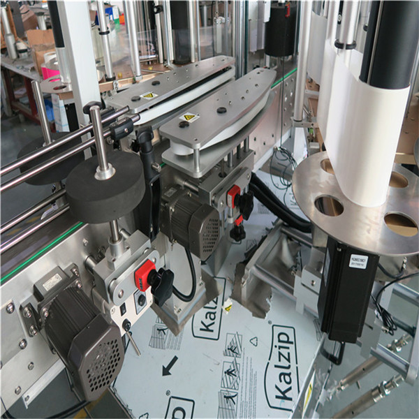 Bouteille carrée complètement automatique étiquetant la capacité des machines 4000-8000 B / H