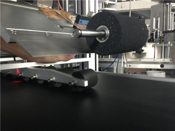 Masque de Comestic de machine d'étiquetage d'autocollant d'écran tactile de PLC / masque de carton