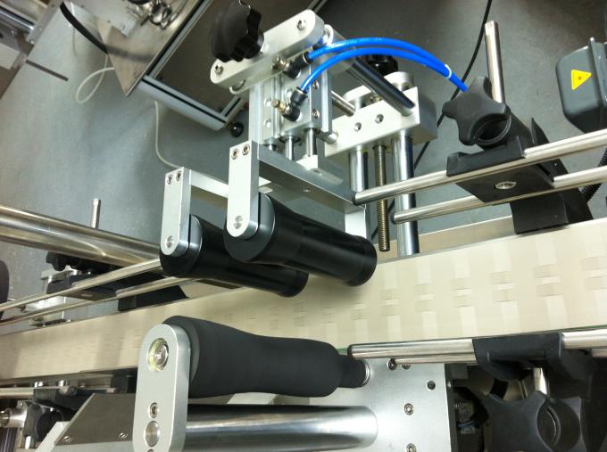 Machine à étiquettes auto-adhésive d'autocollant de bouteille en verre, étiqueteuse de pot en verre