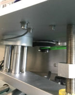 Machine à étiqueter automatique d'autocollant latéral de double étiqueteuse de bouteille pour des poches se tenant debout