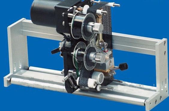 Applicateur d'étiquettes d'autocollant double face à grande vitesse, étiqueteuse automatique pour bouteilles rondes / carrées / plates