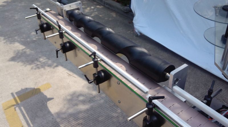 Machine d'étiquetage de bouteille ronde d'emballage de la Chine pour le fournisseur auto-adhésif de prix d'usine automatique d'occasion