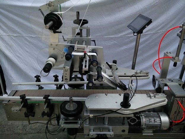 Chine PLC célèbre applicateur d'étiquette de surface plane de marque japonaise MITSUBISHI avec objet détecter le fournisseur d'oeil magique
