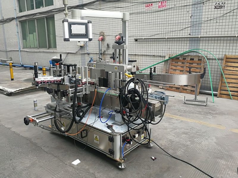 Chine Machine d'étiquetage de bouteilles double face adhésive entièrement automatique avec fournisseur de codeur