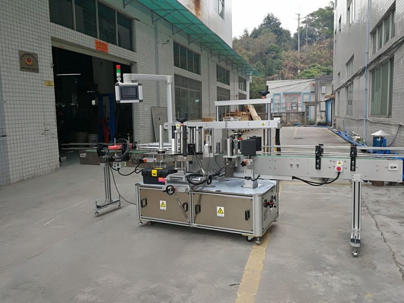 Chine Type à entraînement électrique de machine d'étiquetage de bouteille carrée automatique de trois côtés fournisseur